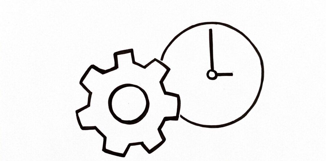Skizziertes Zahnrad und skizzierte Uhr als Symbol für Produktivität steigern